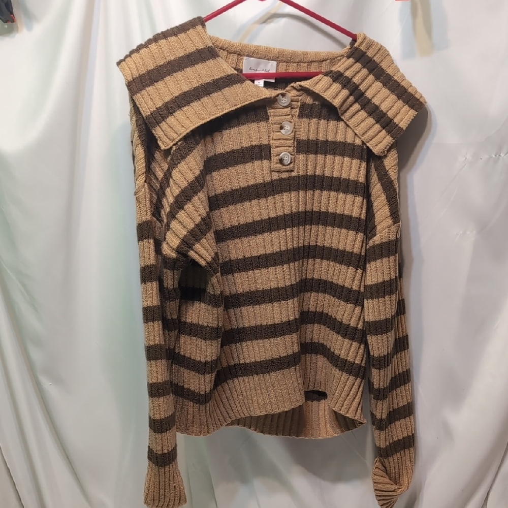 Line And Dot Striped Brown and Tan Sweater Size Medium